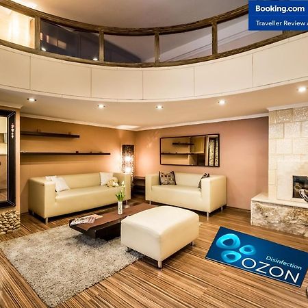 Stones And Wood Apartment With Ac Budapeşte Dış mekan fotoğraf
