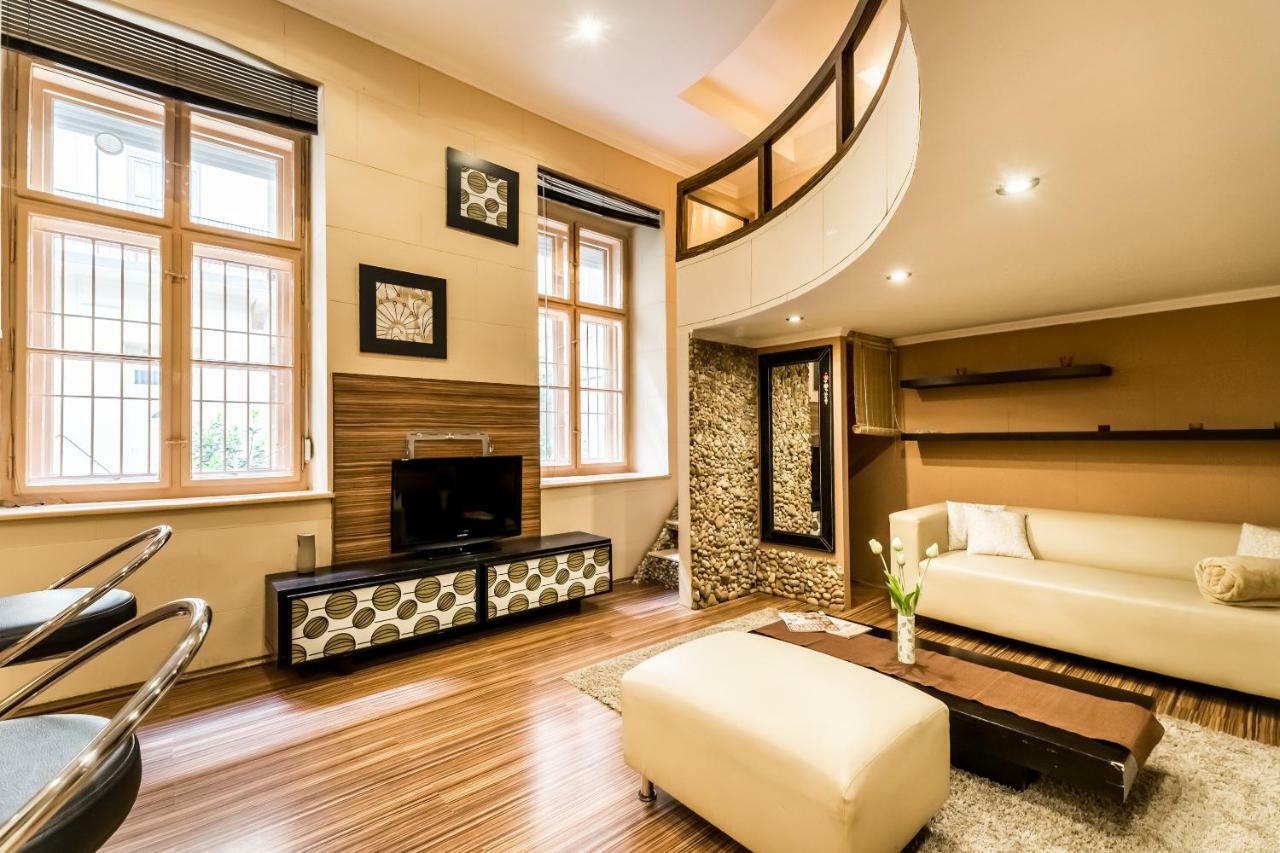 Stones And Wood Apartment With Ac Budapeşte Dış mekan fotoğraf