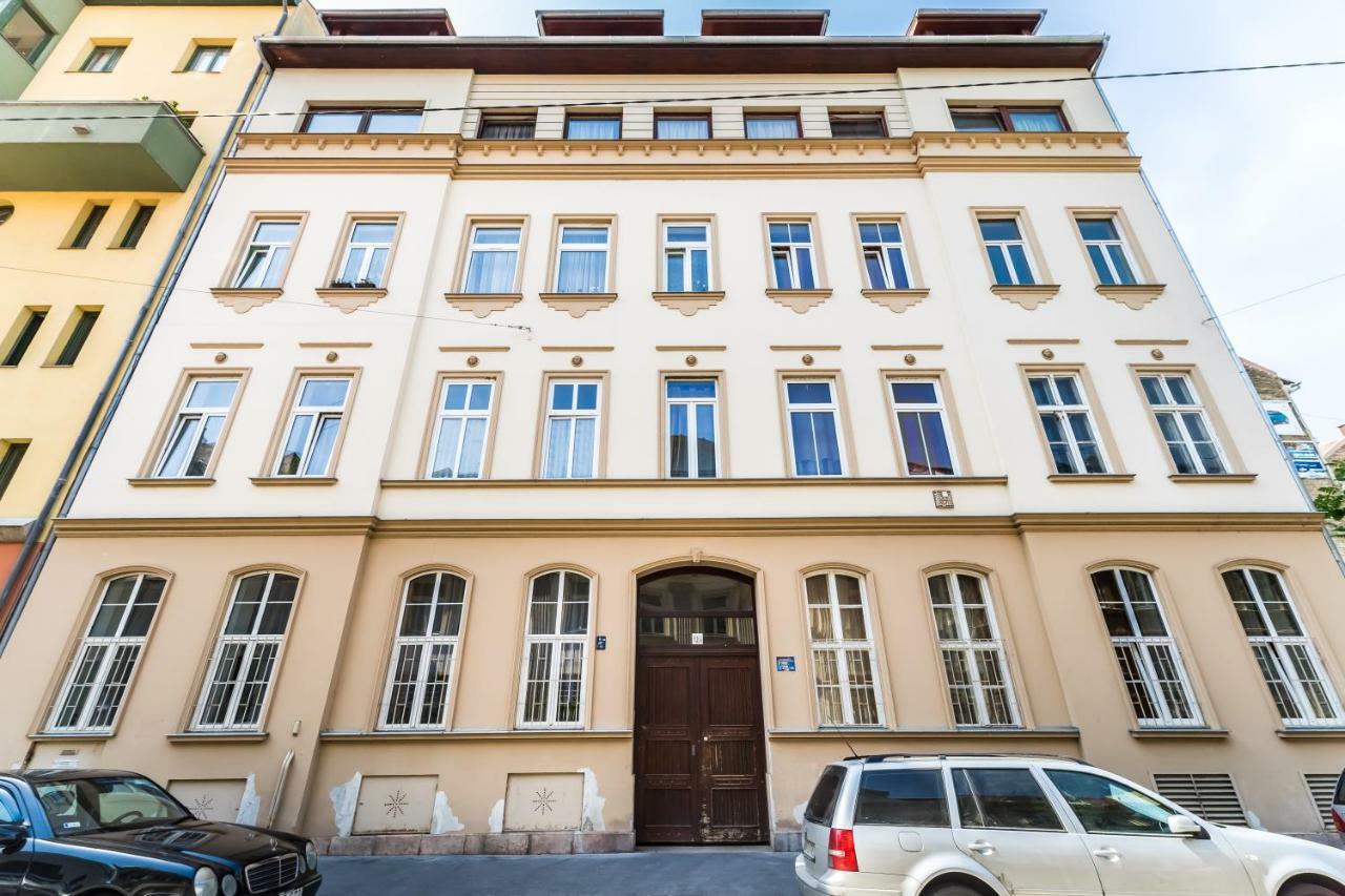 Stones And Wood Apartment With Ac Budapeşte Dış mekan fotoğraf