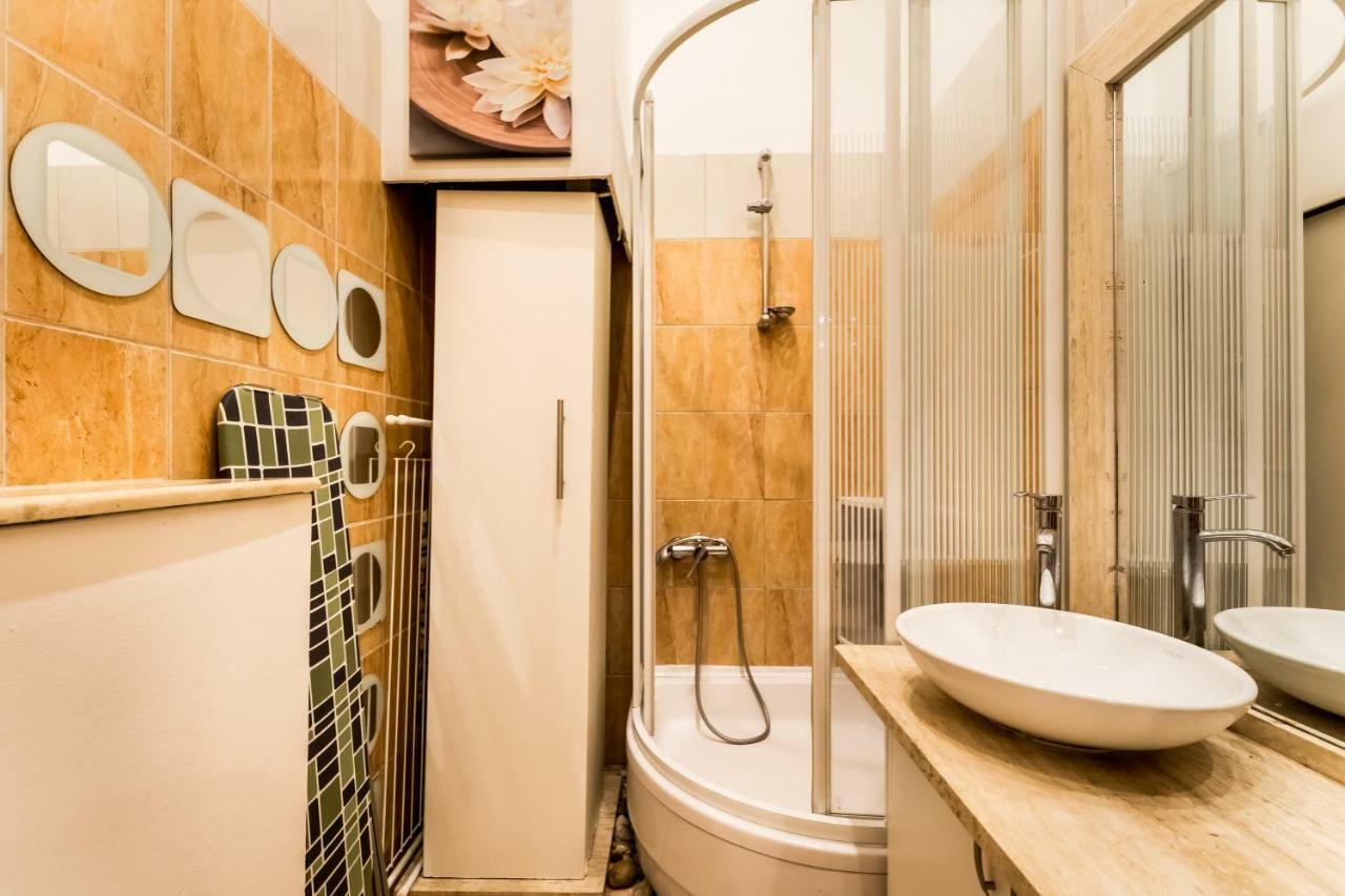 Stones And Wood Apartment With Ac Budapeşte Dış mekan fotoğraf