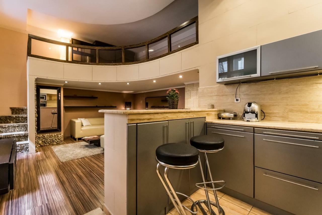 Stones And Wood Apartment With Ac Budapeşte Dış mekan fotoğraf